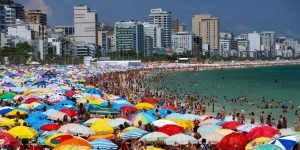Read more about the article SP ficará em quarentena até chegada de vacina, diz Doria, após praias lotadas no País durante o último fim de semana